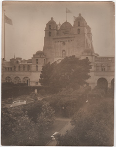 49 California Building and Forbidden Garden